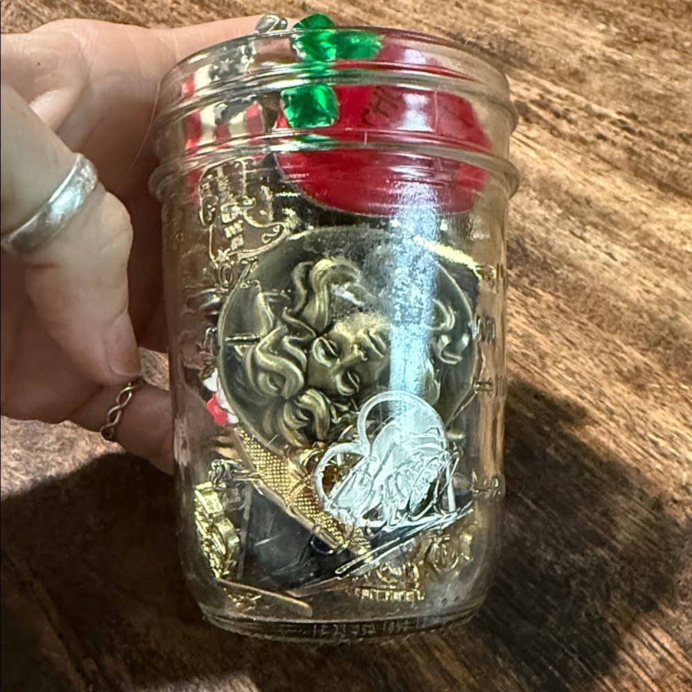 Jeweley jar full
Of random pins